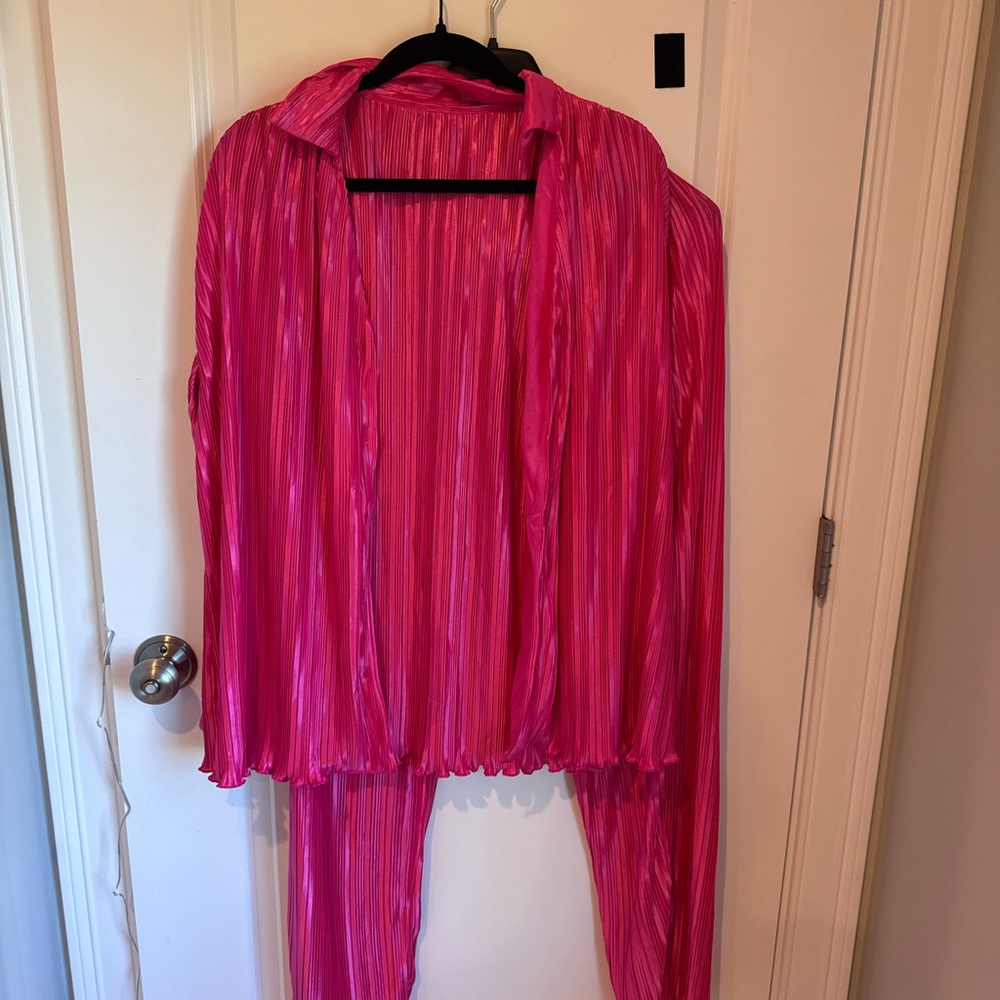 Chic Pink Pleated Ensemble